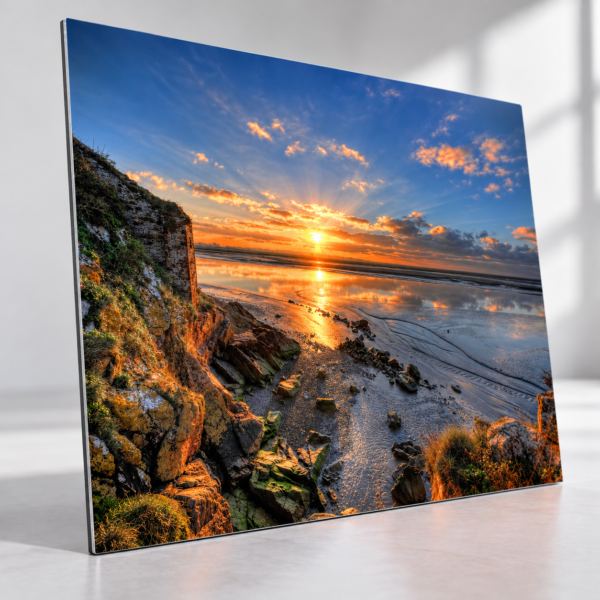 Paisaje de amanecer junto al mar impreso en Dibond — ejemplo ilustrativo